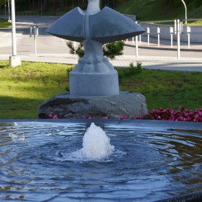 Tēlnieka Jāņa Karlova skulptūra "Baltā Cielava" Tēlnieka Jāņa Karlova skulptūra "Baltā Cielava"