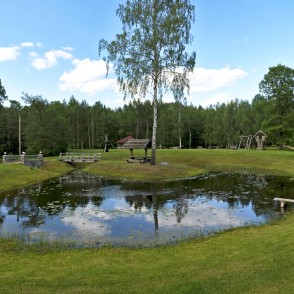 Muzeja "Ausekļu dzirnavas" teritorijas panorāma Muzeja "Ausekļu dzirnavas" teritorijas panorāma