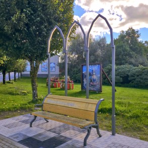 Tālivalža Dekšņa muzikālais soliņš Aizputē Tālivalža Dekšņa muzikālais soliņš Aizputē