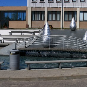 Strūklaka "Lāses" pie Ventspils augstskolas Strūklaka "Lāses" pie Ventspils augstskolas