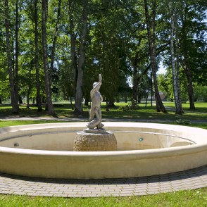 Strūklaka pie Baldones Baltās pils Strūklaka pie Baldones Baltās pils