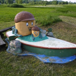 Skulptūra - Zīļuks laivo, Kandava Skulptūra - Zīļuks laivo, Kandava