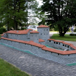 Livonijas ordeņa pils makets Kandavā Livonijas ordeņa pils makets Kandavā