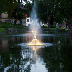 Izgaismotas strūklakas Izgaismotas strūklakas