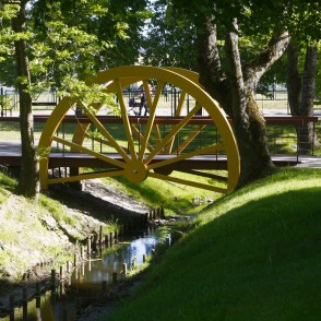 Tiltiņš Reņķa dārzā Tiltiņš Reņķa dārzā