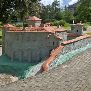 Livonijas ordeņa pils makets Kandavā Livonijas ordeņa pils makets Kandavā