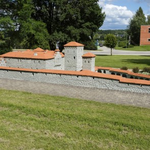Livonijas ordeņa pils makets Kandavā Livonijas ordeņa pils makets Kandavā