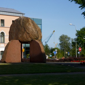 Pauls Jaunzems, skulptūra "Jūrakmens" Pauls Jaunzems, skulptūra "Jūrakmens"