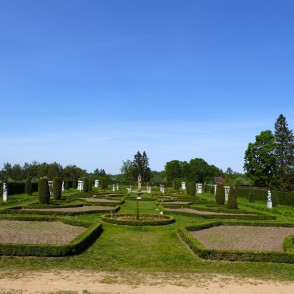 Bruknas muižas Renesanses dārzs Bruknas muižas Renesanses dārzs