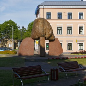 Pauls Jaunzems, skulptūra "Jūrakmens" Pauls Jaunzems, skulptūra "Jūrakmens"