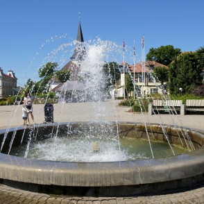 Brīvības laukums ar strūklaku Tukumā Brīvības laukums ar strūklaku Tukumā