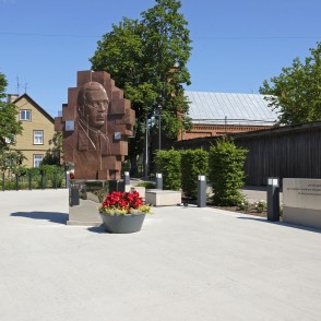 Zigfrīda Annas Meierovica piemineklis, Tukums Zigfrīda Annas Meierovica piemineklis, Tukums