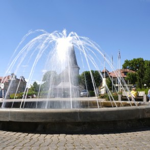 Brīvības laukums ar strūklaku Tukumā Brīvības laukums ar strūklaku Tukumā