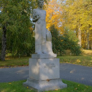 K. Zemdegas veidotais piemineklis "Sējējs" K. Zemdegas veidotais piemineklis "Sējējs"