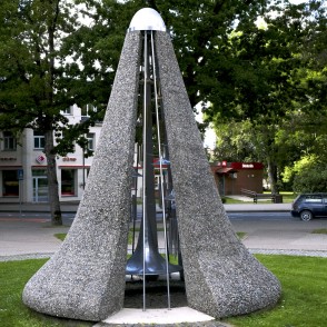 Skulptūra "Vēja zvans" Siguldā Skulptūra "Vēja zvans" Siguldā