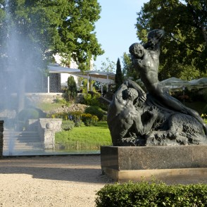 Skulptūra "Cīņa ar kentauru", Cēsis, Maija parks Skulptūra "Cīņa ar kentauru", Cēsis, Maija parks