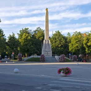 Uzvaras piemineklis Cēsīs Uzvaras piemineklis Cēsīs