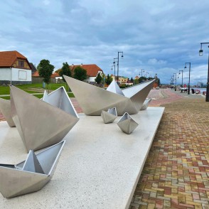 Vides objekts "Laiviņas" Ventspilī (Admirāļa Teodora Spādes piemiņas vieta) Vides objekts "Laiviņas" Ventspilī (Admirāļa Teodora Spādes piemiņas vieta)