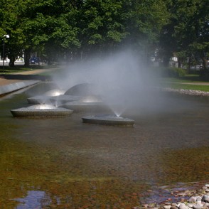 Strūklaka “Saules laiviņas” Ventspilī Strūklaka “Saules laiviņas” Ventspilī