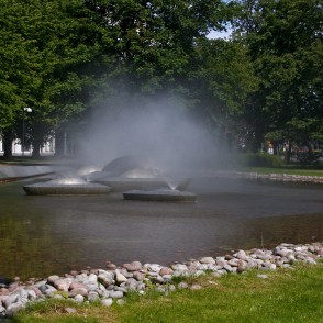 Strūklaka “Saules laiviņas” Ventspilī Strūklaka “Saules laiviņas” Ventspilī