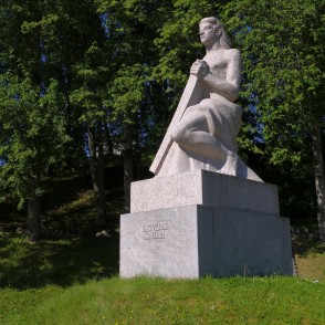 Piemineklis brīvības cīnītāju piemiņai Talsos „Koklētājs” Piemineklis brīvības cīnītāju piemiņai Talsos „Koklētājs”