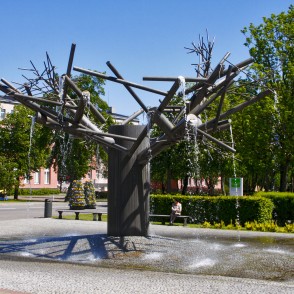 Strūklaka „Kāpu priede” (Gunārs Platpīrs) Strūklaka „Kāpu priede” (Gunārs Platpīrs)