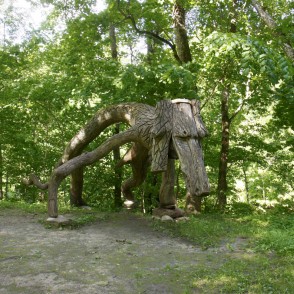 Koka skulptūras Lielvārdē Koka skulptūras Lielvārdē