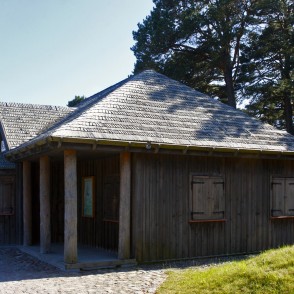 Stacijas ēka "Kalns" brīvdabas muzejā Ventspilī Stacijas ēka "Kalns" brīvdabas muzejā Ventspilī