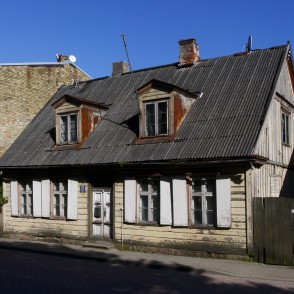 Koka māja Pils ielā 93, Ventspils Koka māja Pils ielā 93, Ventspils