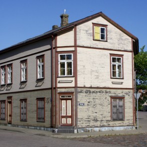 Koka māja Pils ielā 55, Ventspils Koka māja Pils ielā 55, Ventspils