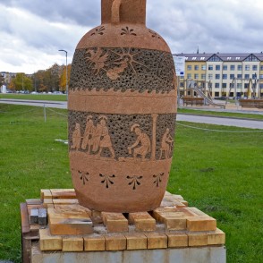 Lielformāta uguns skulptūra ''Dzintara ceļš'' Lielformāta uguns skulptūra ''Dzintara ceļš''