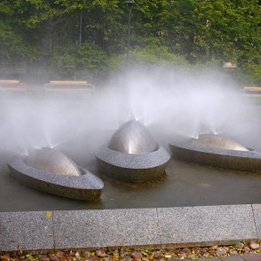 Strūklaka “Saules laiviņas” Ventspilī Strūklaka “Saules laiviņas” Ventspilī