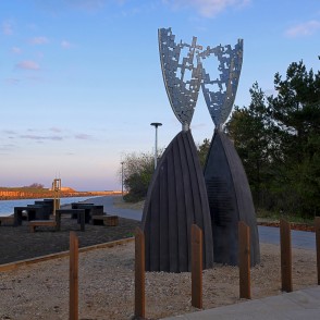 Pāvilostas promenādes centrālā skulptūra Pāvilostas promenādes centrālā skulptūra