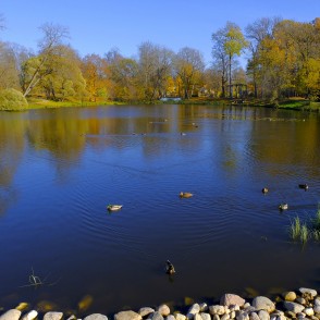 Alūksnes Jaunās pils dīķis Alūksnes Jaunās pils dīķis