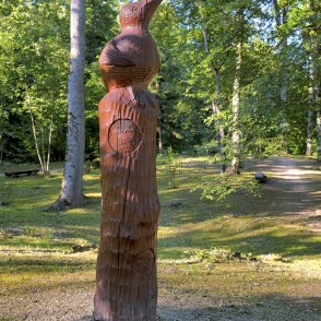 Koka skulptūra - Totēmu stabs II Koka skulptūra - Totēmu stabs II