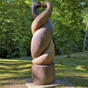 Koka skulptūra - Ness un Nessija Koka skulptūra - Ness un Nessija