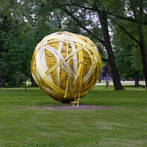 Skulptūra - Lutauša diega kamols (Inta Berga) Skulptūra - Lutauša diega kamols (Inta Berga)