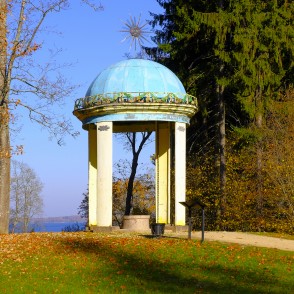 Eola templis Alūksnes pils parkā Eola templis Alūksnes pils parkā