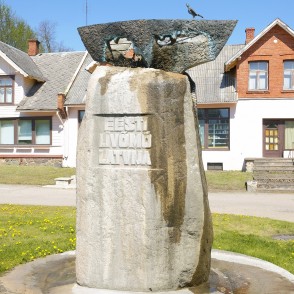 Piemineklis Vidzemes lībiešiem (Staicele) Piemineklis Vidzemes lībiešiem (Staicele)