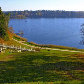 Skats no Tempļa kalna uz Alūksnes ezeru Skats no Tempļa kalna uz Alūksnes ezeru