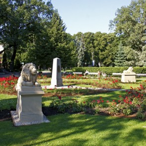 Akmens lauvas Rīgā, Vērmanes dārzā Akmens lauvas Rīgā, Vērmanes dārzā