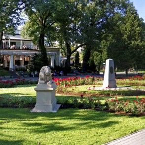 Akmens lauvas Rīgā, Vērmanes dārzā Akmens lauvas Rīgā, Vērmanes dārzā