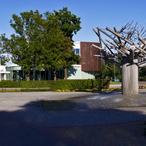 Strūklaka „Kāpu priede” (Gunārs Platpīrs) Strūklaka „Kāpu priede” (Gunārs Platpīrs)