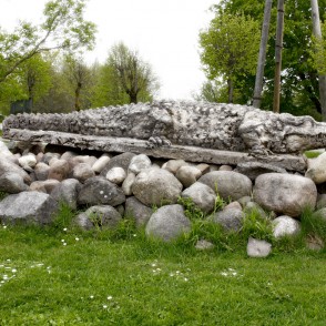 Krokodila skulptūra Dundagā Krokodila skulptūra Dundagā