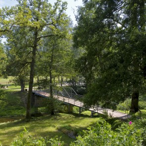 Pededzes upes zaļā promenāde un Sapņu templis Litenē Pededzes upes zaļā promenāde un Sapņu templis Litenē