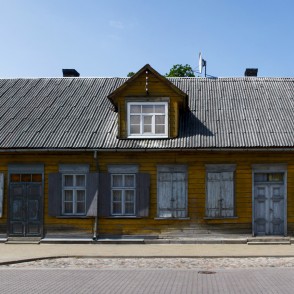 Koka māja Saules ielā 34, Ventspils Koka māja Saules ielā 34, Ventspils