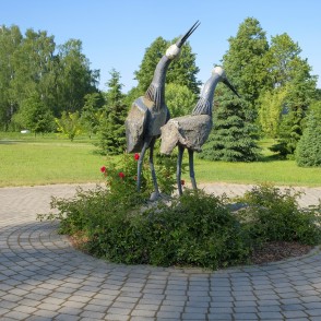 Skulptūra - Stārķi, Mīlestības skvēriņš, Palsmane Skulptūra - Stārķi, Mīlestības skvēriņš, Palsmane