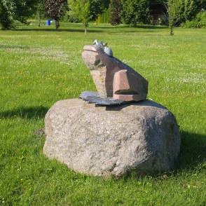 Skulptūra - Vardīte, Mīlestības skvēriņš, Palsmane Skulptūra - Vardīte, Mīlestības skvēriņš, Palsmane