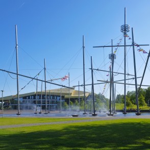 Ventspils Lielā laukuma strūklaka un Koncertzāle "Latvija" Ventspils Lielā laukuma strūklaka un Koncertzāle "Latvija"