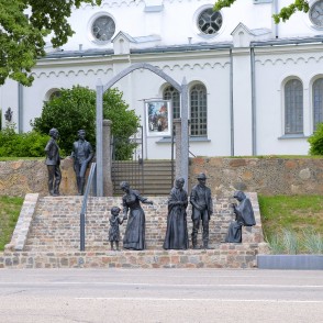 J. Rozentāla gleznas tēlu bronzas skulptūras, Saldus J. Rozentāla gleznas tēlu bronzas skulptūras, Saldus